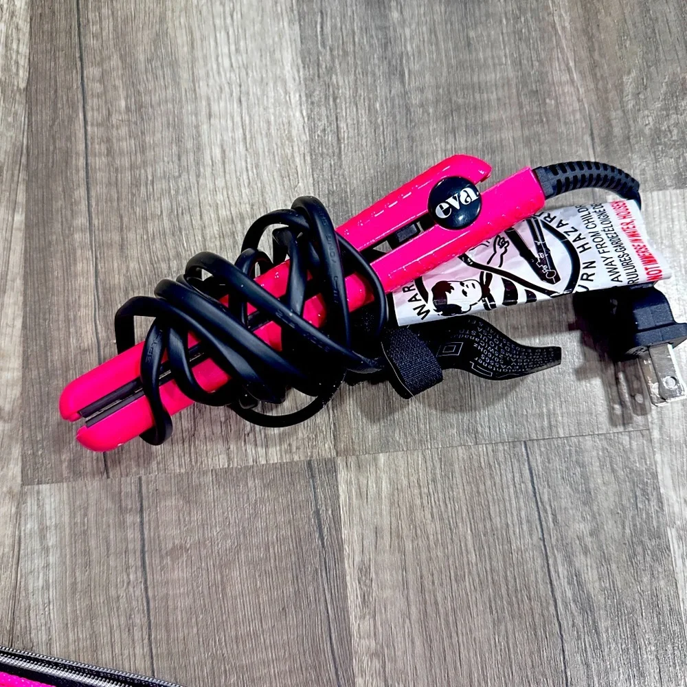 eva•nyc Mini Ceramic Styling Iron- Hot Pink